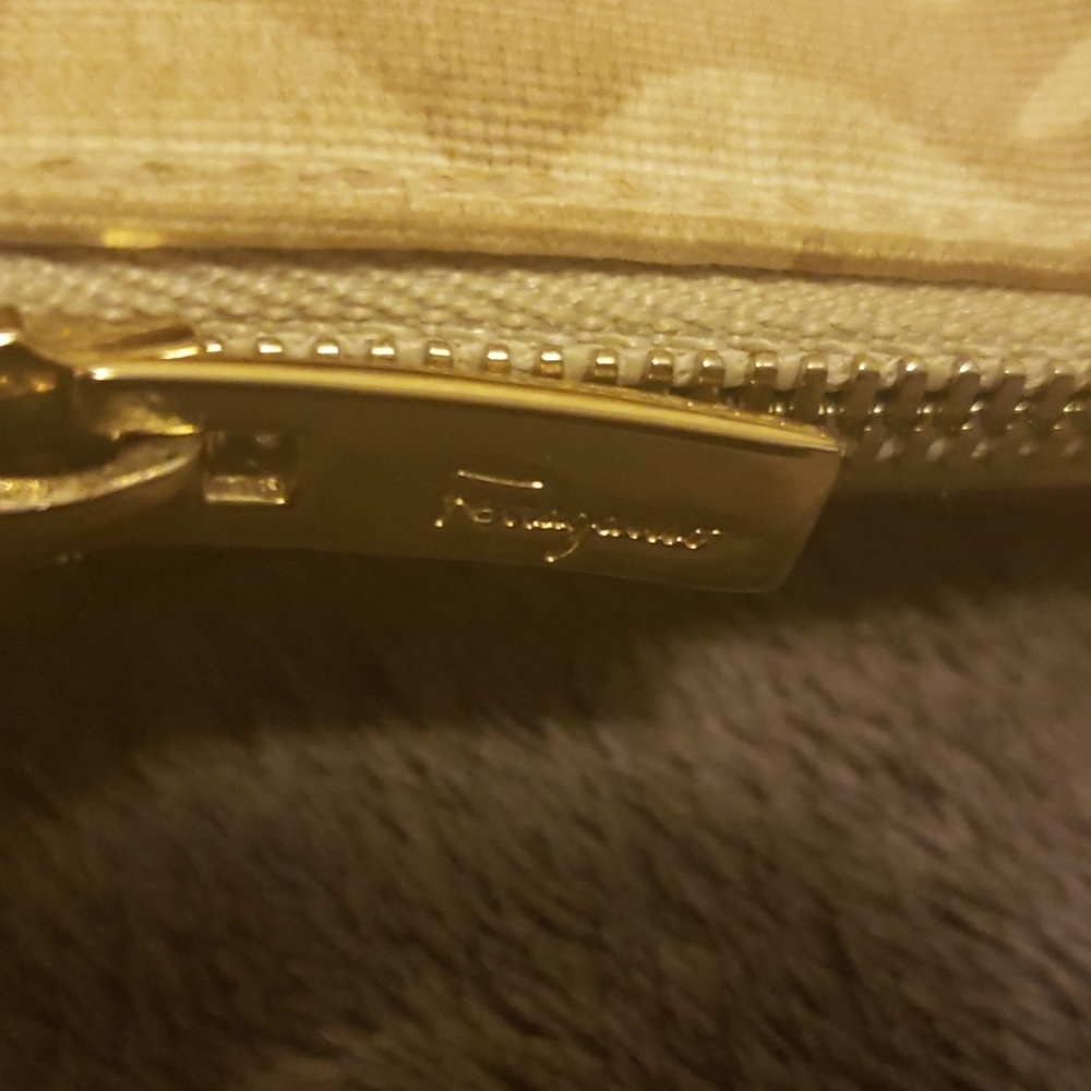 FERRAGAMO CLUTCH PURSE